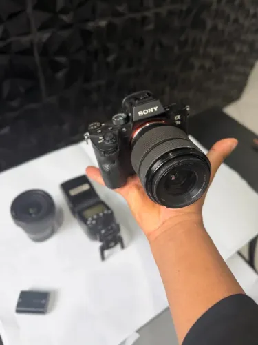 Câmera Sony a7iii + 2 lentes + Flash Godox tt685