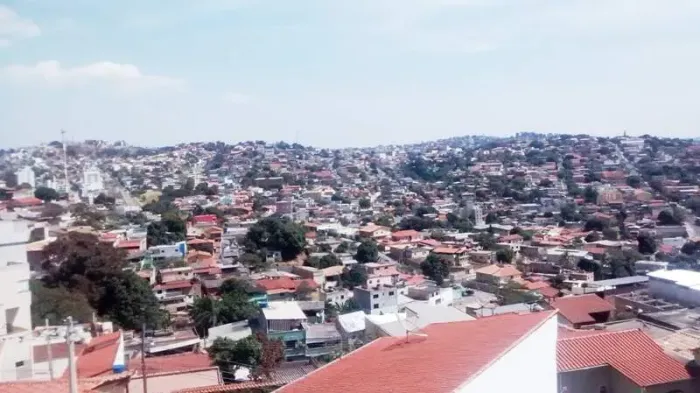 Excelente apartamento de 03 quartos (1 suíte), com 2 vagas com localização privilegiada no