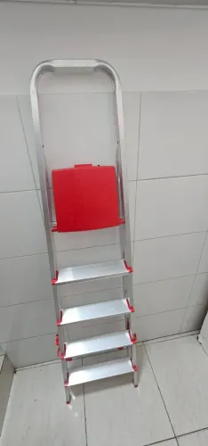 Escada de Alumínio 4 Degraus com Plataforma - Dobrável
