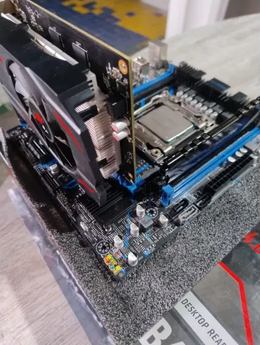 Kit de Entrada (Xeon, 16GB RAM, RX 550) - Revisado e Pronto para Uso!