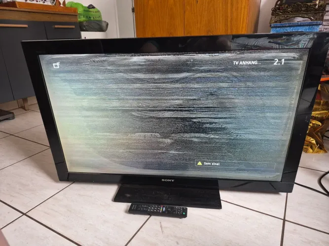 TV Sony modelo KDL-40BX425 tem que troca película polarizadora