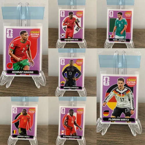 Figurinhas Extra Sticker Roxa/Regular Legends da Copa do Mundo de 2026 Panini