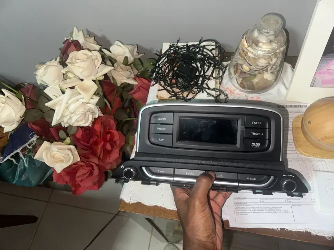 Vende-se multimídia do hb20 no plástico