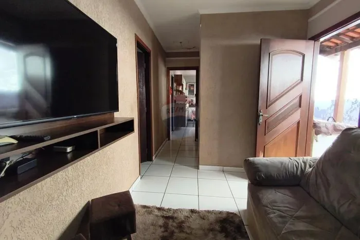 casa a venda com 2 quartos, garagem coberta. 130 mil contrato de gaveta - Itapira