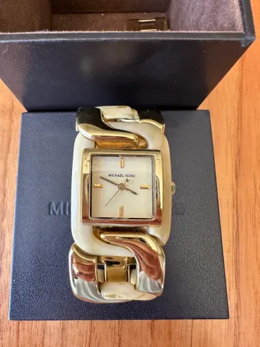 Relógio Michael Kors MK 4230