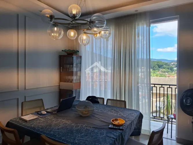 Casa espetacular para locação a 500m da Av Lucas Nogueira Guarcez