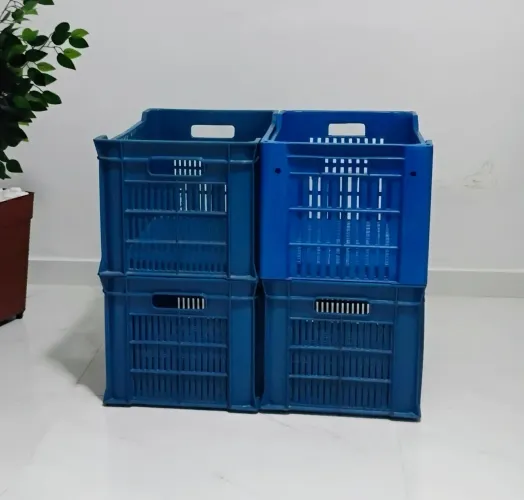 4 Caixas Plásticas Hortifruti Empilháveis Vazada 50 Litros