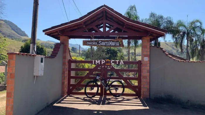 Chácara com 3 dormitórios à venda, 5000 m² por R$ 500.000 - Zona Rural - Cambuí/MG
