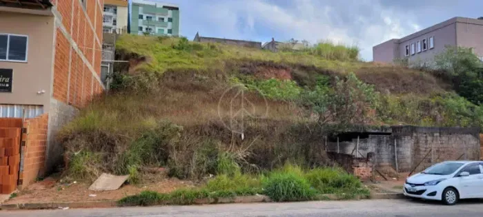 Imóvel para venda possui 390 metros quadrados em Vivendas da Serra - Juiz de Fora - MG