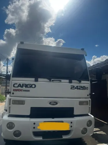 Caminhão FORD CARGO 2011
