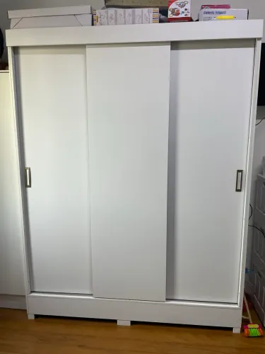 Guarda roupa de solteiro