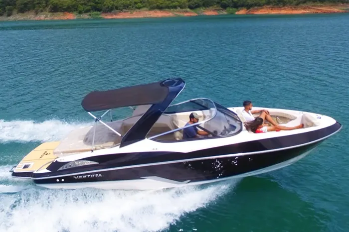Lancha Ventura V250 c/motor Volvo 280 MEC