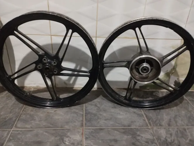 Jogo de roda freio a disco de 160 2017 pegar também moto 150