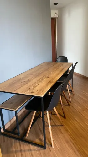 Mesa Retangular Modelo Industrial 180 cm com banco e 4 cadeiras Eiffel