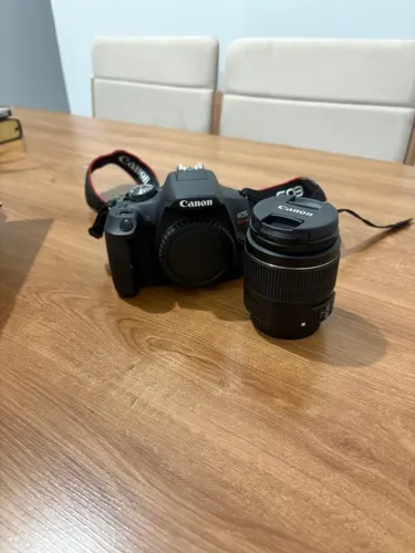 Canon EOS Rebel T7+ - Excelente Estado