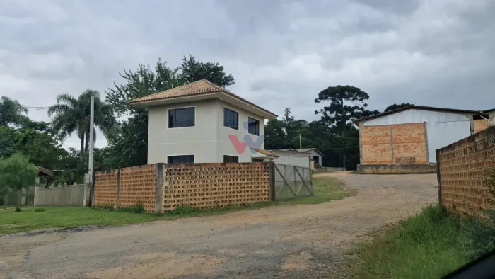 Barracão 750m² no Umbará com Pátio e Escritório | Locação R$ 10.000,00