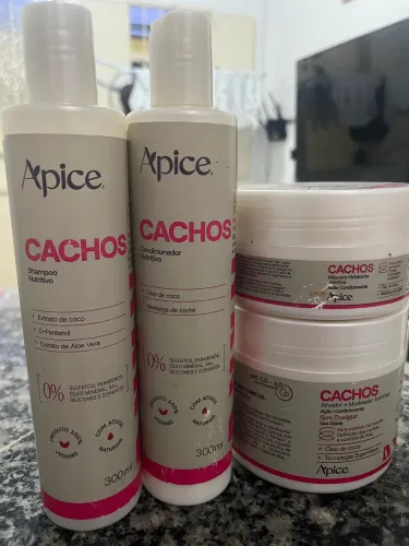 kIT ÁPICE CACHOS SHAMPOO, CONDICIONADOR E CREME DE PENTEAR