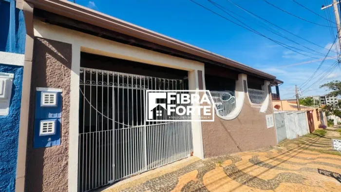 Casa à venda no bairro Jardim Aurélia, em Campinas/SP.