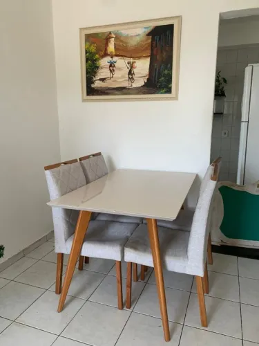 Mesa de Jantar 4 lugares quadrada (1,20m x 80cm) com cadeiras 