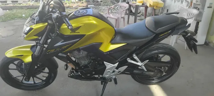 Moto Twitter CB300F 2024