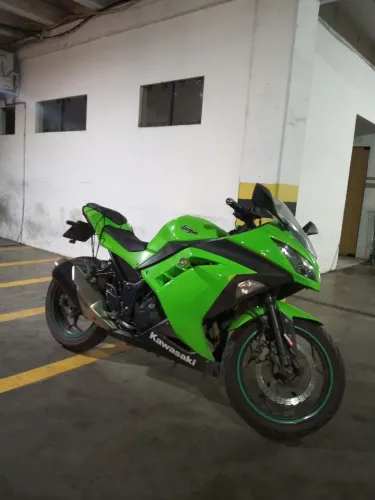 Vende-se ninja 300