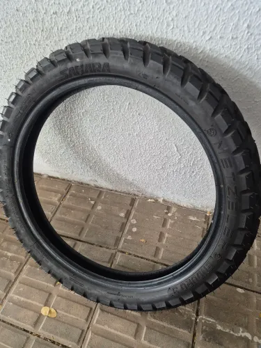Pneu Metzeler enduro 90 90 aro 18