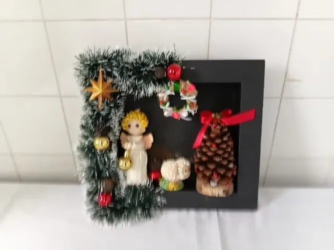 Peça Única - Quadro Cenário Natalino em MDF preto (29x29cm). Produto novo!