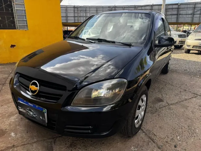 VENDO CELTA PRETO USADO, 1500 KM RODADO