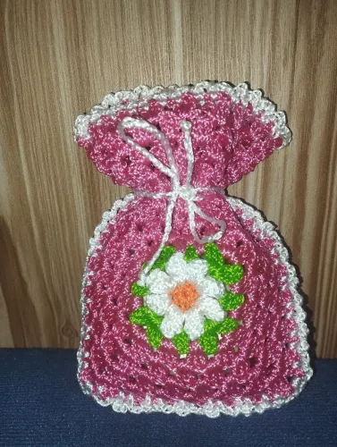Porta sabonete ou naftalina, em crochê.