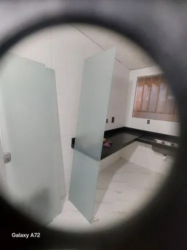 Vendo 3 vidro divisória