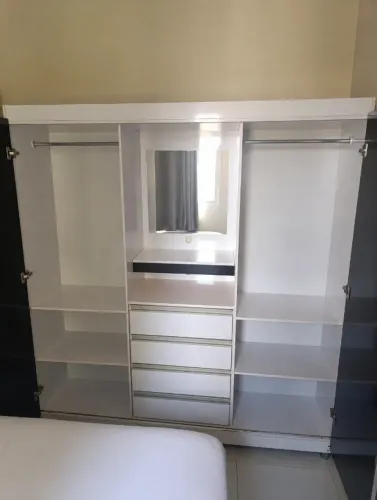Guarda roupa usado