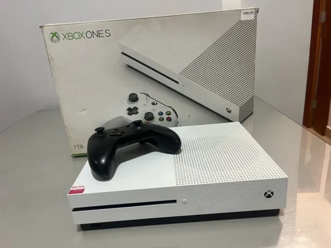 Xbox one S com SSD de 1 TB