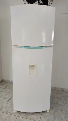 Vendo geladeira Consul biplex tudo funcionando perfeitamente