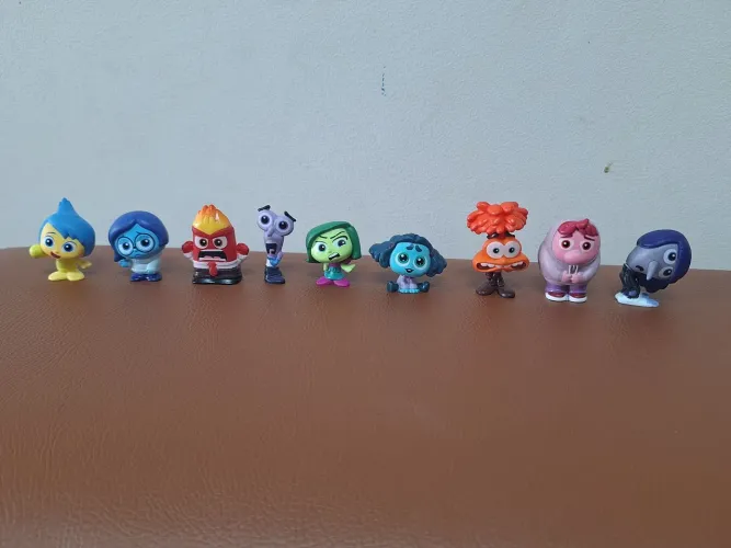 9 mini figuras Divertidamente miniaturas emoções