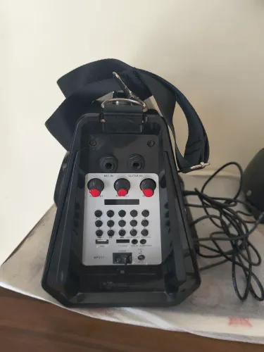 vende-se caixa Multilaser.