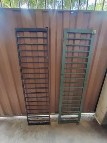 Vendo 2 grades de metalon