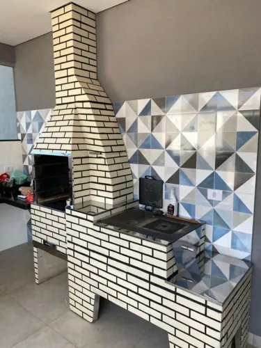 CHURRASQUEIRA PRÉ MOLDADA