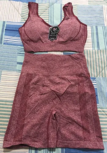 Conjunto de Bermuda e Top para Academia Vermelho - Tamanho P/M - NOVO