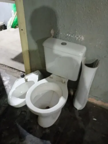 Conjunto de vaso sanitário