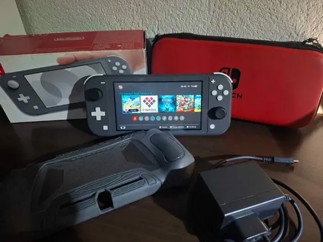 Nintendo Switch Lite - Destravado