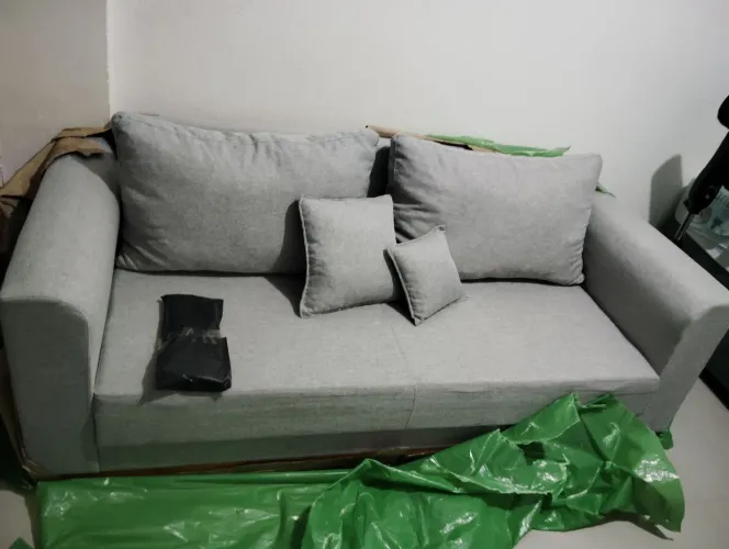 Vendo sofá de 3 lugares novo