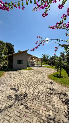 Chácara à venda no bairro Condomínio de Chácaras Monte Sião - Trindade/GO