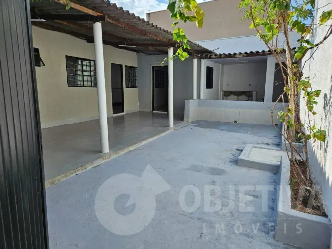 Casa à venda, 2 quartos, 3 vagas, LUIZOTE DE FREITAS - UBERLANDIA/MG