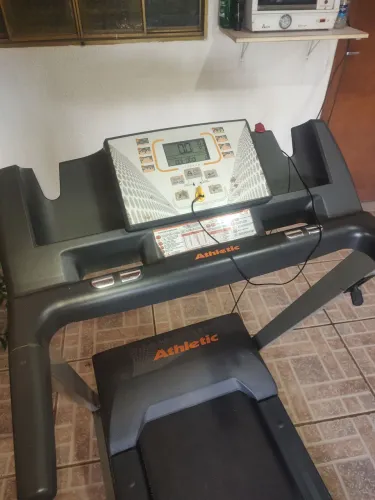 ESTEIRA ELÉTRICA ATHLETIC ADVANCED 520EE