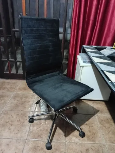 Cadeira de escritório reformada zerada