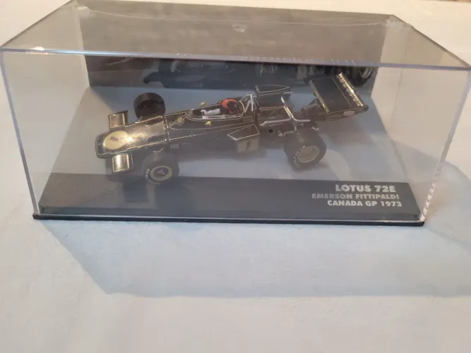 Miniatura da Fórmula 1 Lotus 72E Emerson Fittipaldi