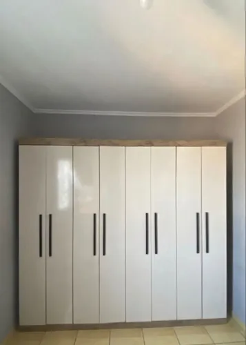 Guarda-roupa seminovo