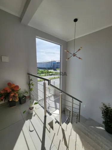Sobrado impecável no residencial Amarílis