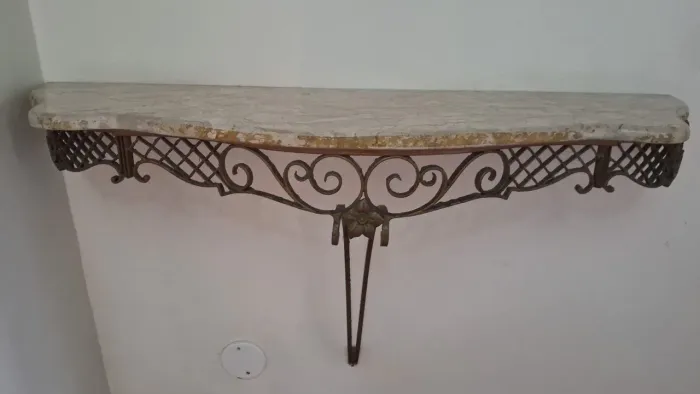 Aparador decorado ferro tampo pedra
