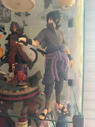 Sasuke Masterlise usado e possui caixa
